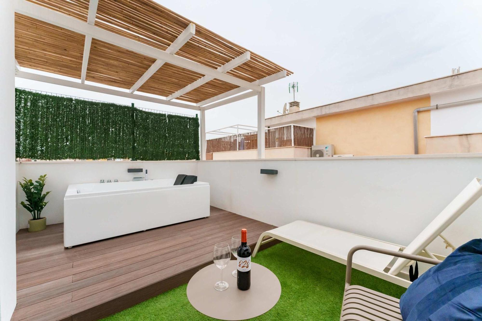 Stylish 3bd With Rooftop Jacuzzi - Artes Holiday home *