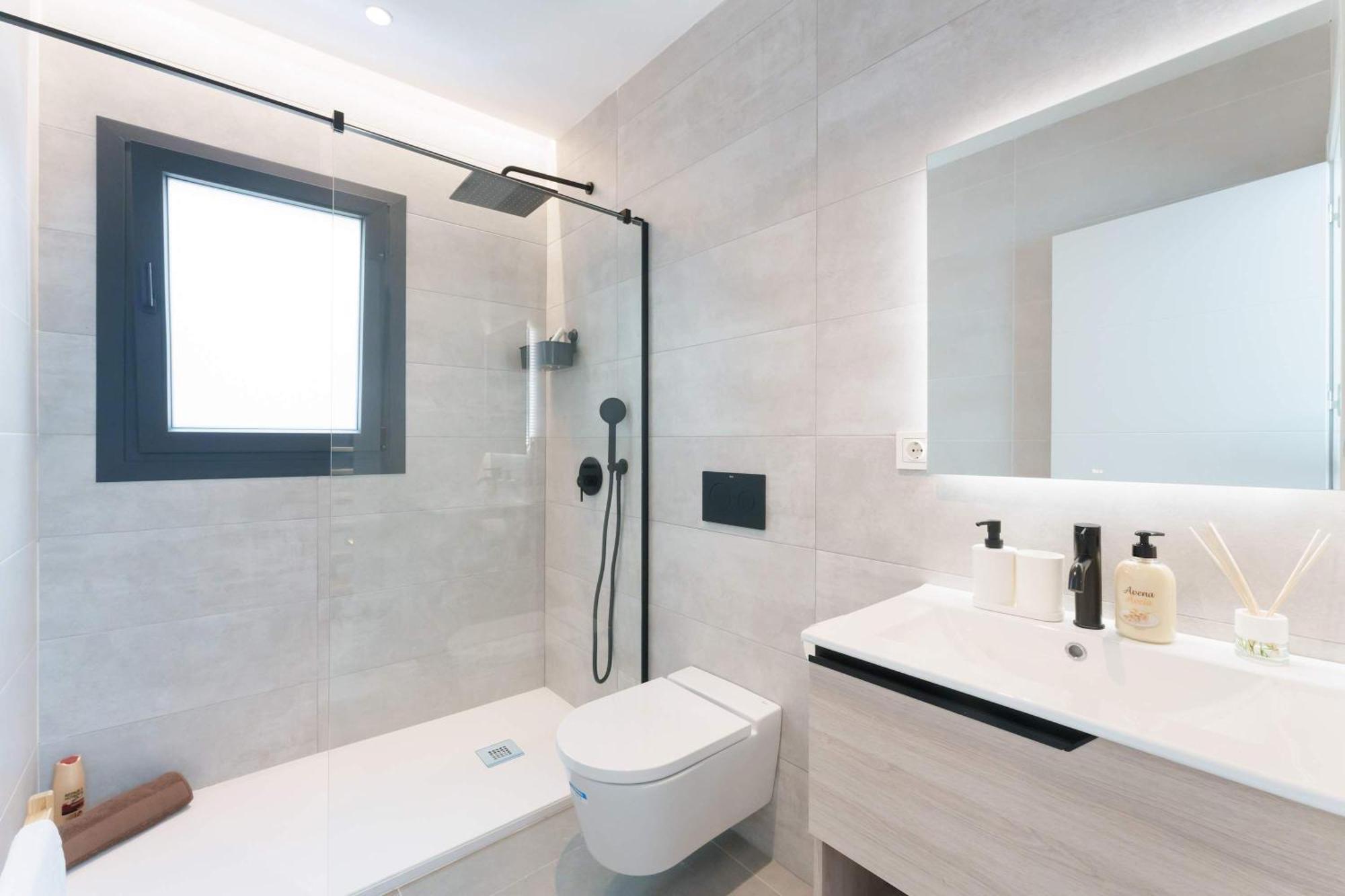 Stylish 3bd With Rooftop Jacuzzi - Artes *