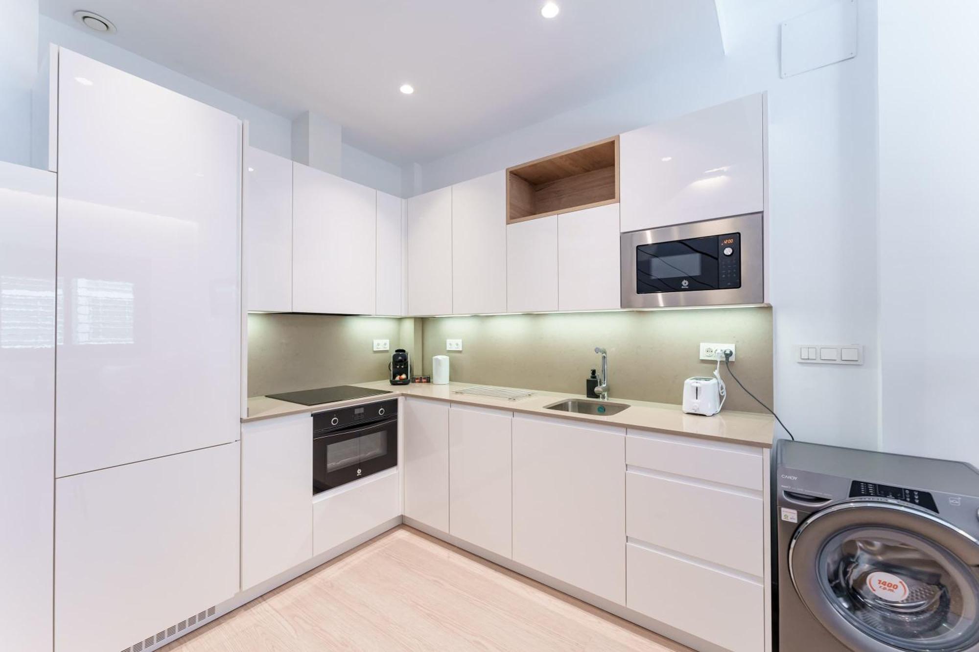 Stylish 3bd With Rooftop Jacuzzi - Artes Holiday home Malaga