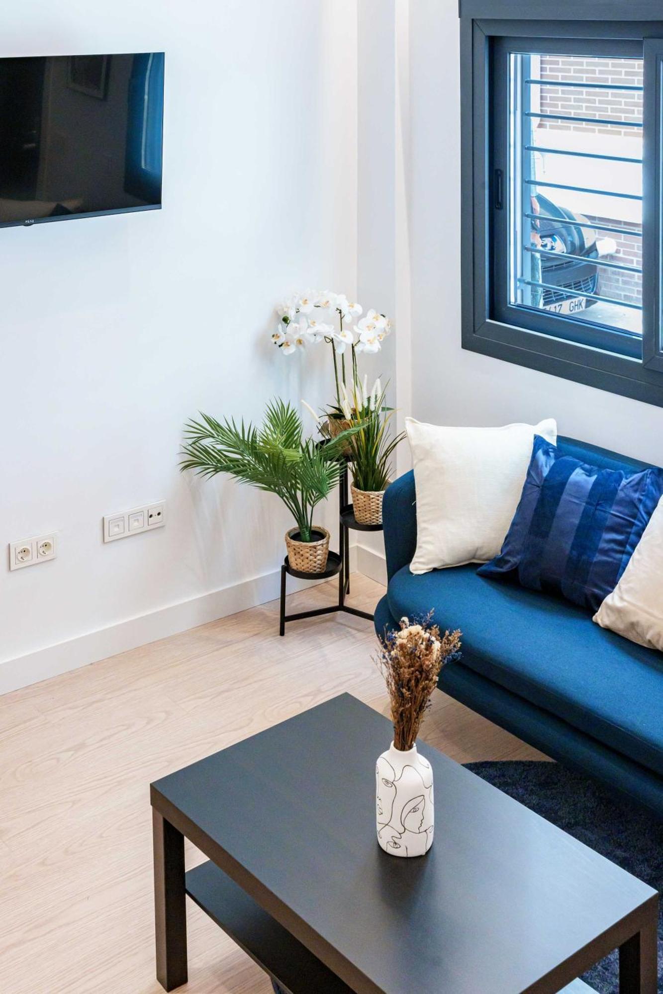 Stylish 3bd With Rooftop Jacuzzi - Artes Ferienhaus Málaga